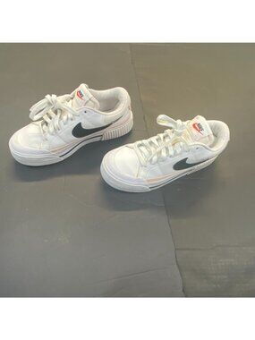 Nike Court Legacy Lift Platform Shoes Women's Size 7.5 DM7590-100